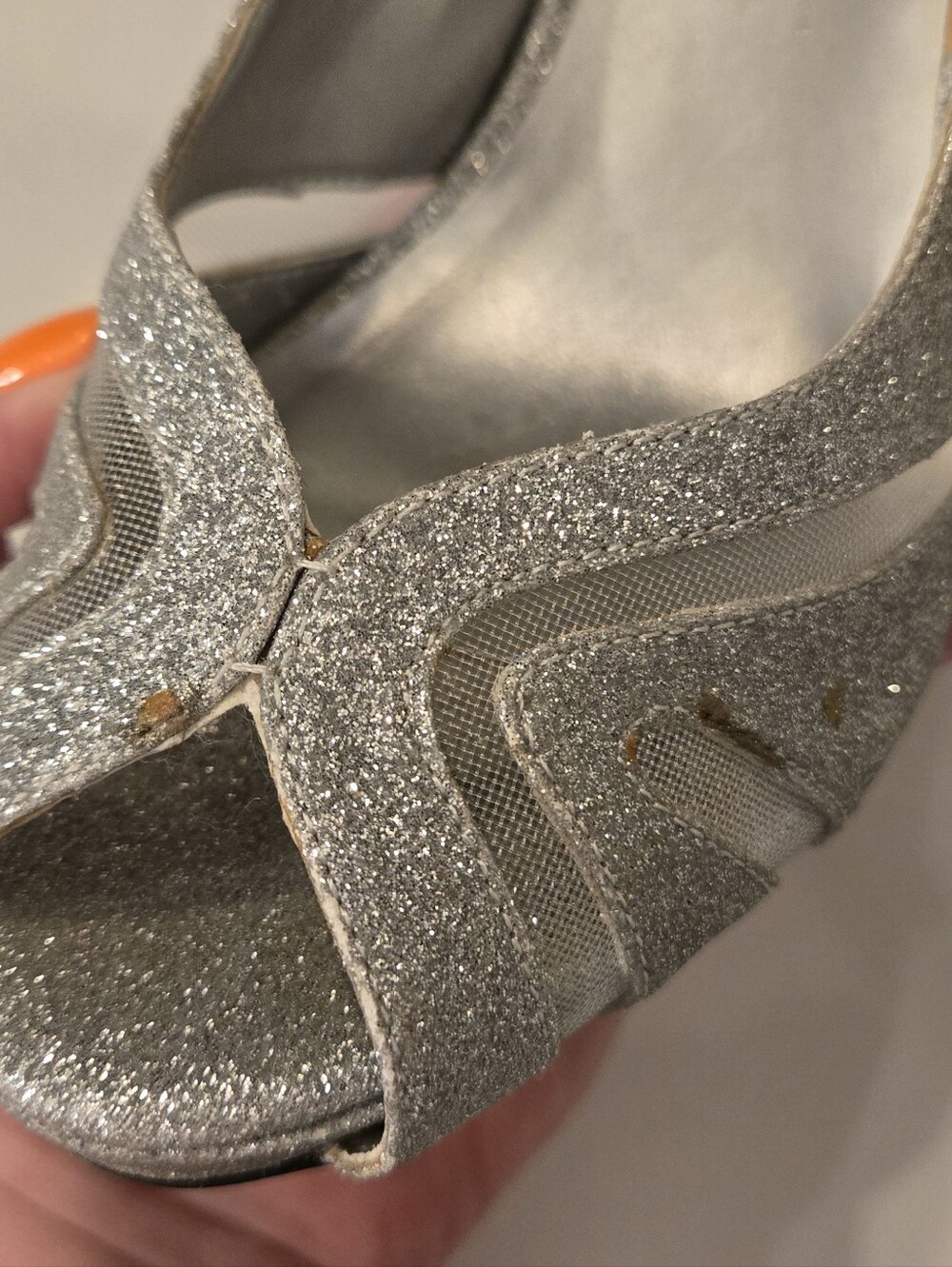 Silver Heels - Picture 8 of 8